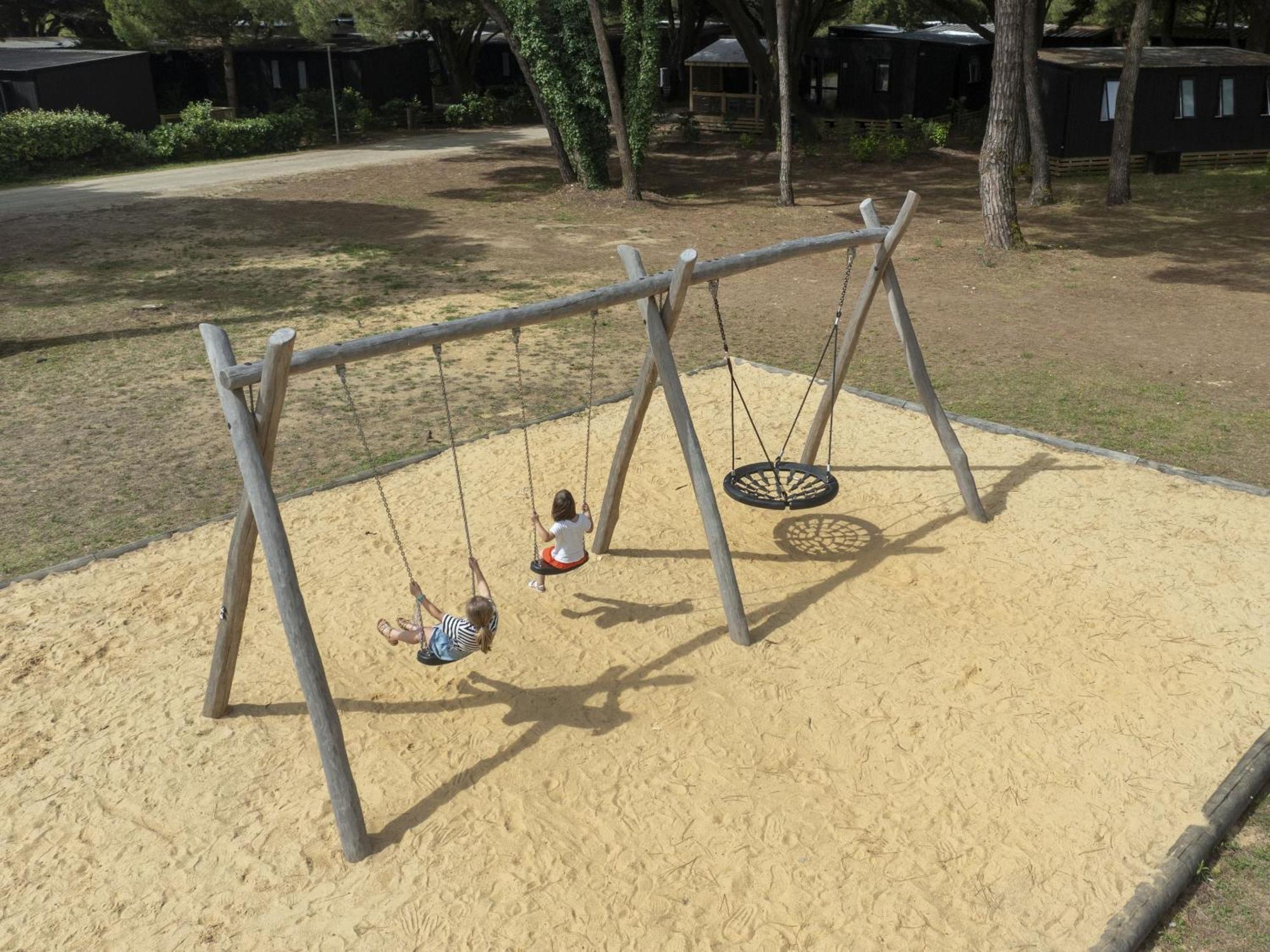 Domaine Résidentiel De Plein Air Odalys Tamarins Camping 4*